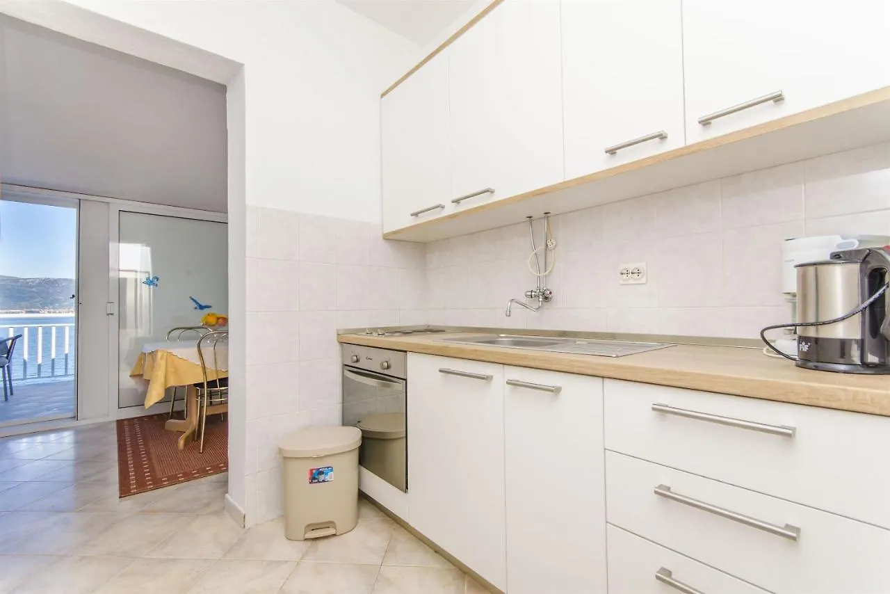 Apartments Dragica Slatine Croatia
